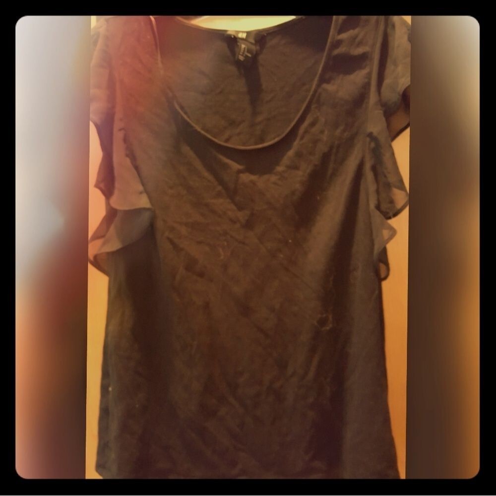 H&M black ruffle sleeve top Size Large